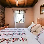 Stone House Bura