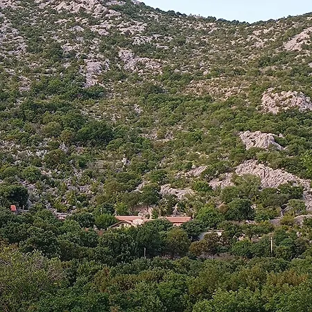 Stone House Bura Nyaraló
