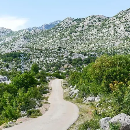 Stone House Bura טריבני-קרושיצה