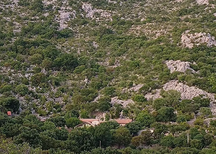 Stone House Bura Nyaraló