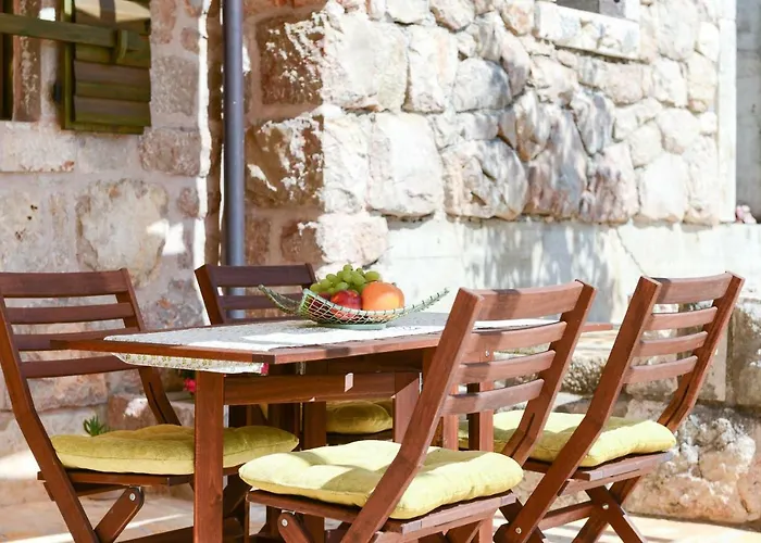 Stone House Bura Дом отдыха Трибань-Крушчица