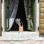 度假居 Stone House Bura