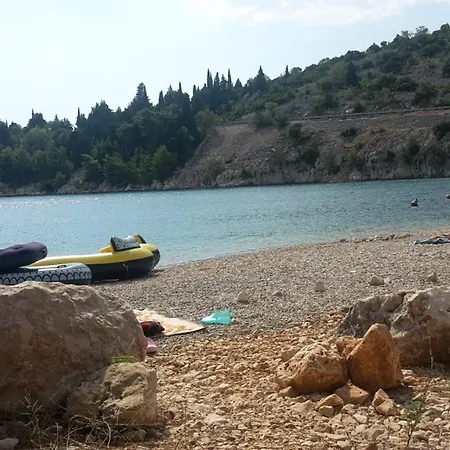 Hébergement de vacances Stone House Bura *
