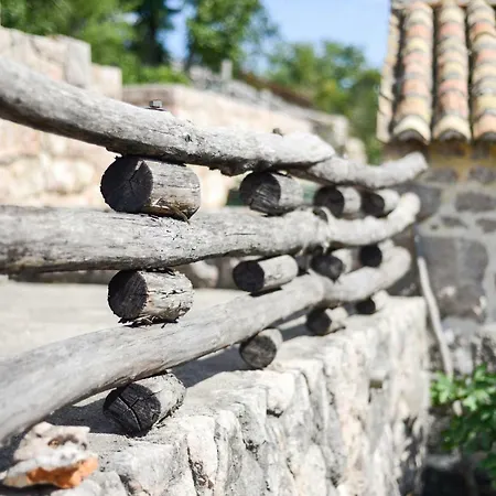 Stone House Bura *