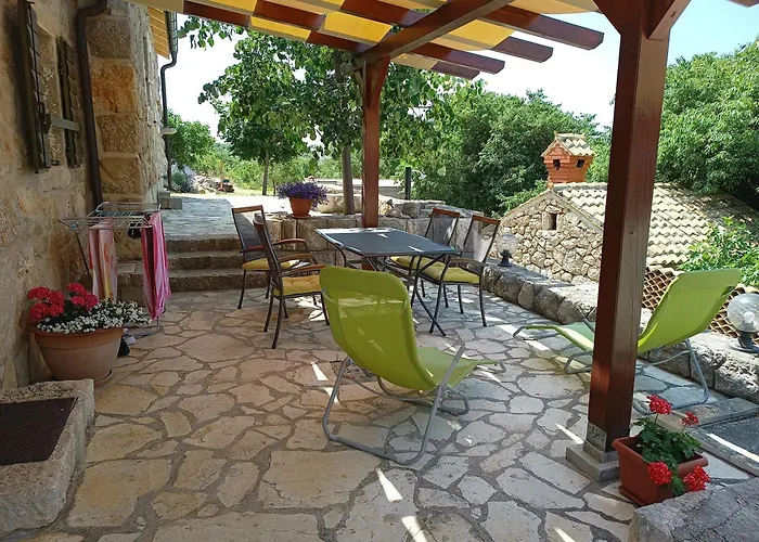Holiday home Stone House Bura Tribanj-Kruscica