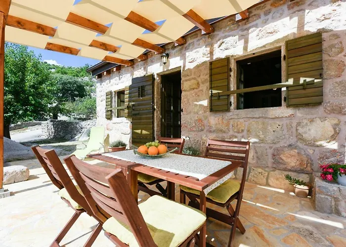 Holiday home Stone House Bura
