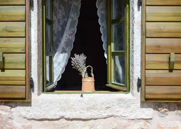 בית נופש Stone House Bura