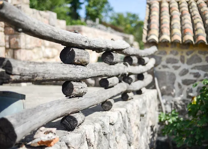 Stone House Bura *